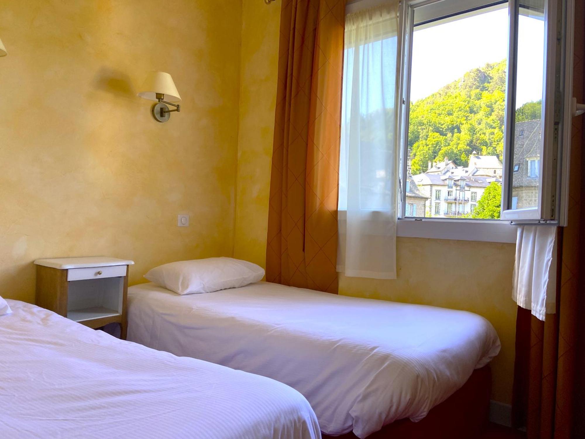 Hotel Beausejour Vic-sur-Cère 객실 사진